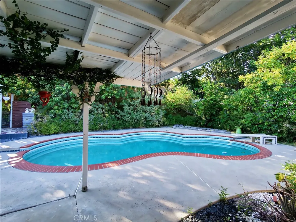 7049 Semrad Road West Hills, CA 91307
