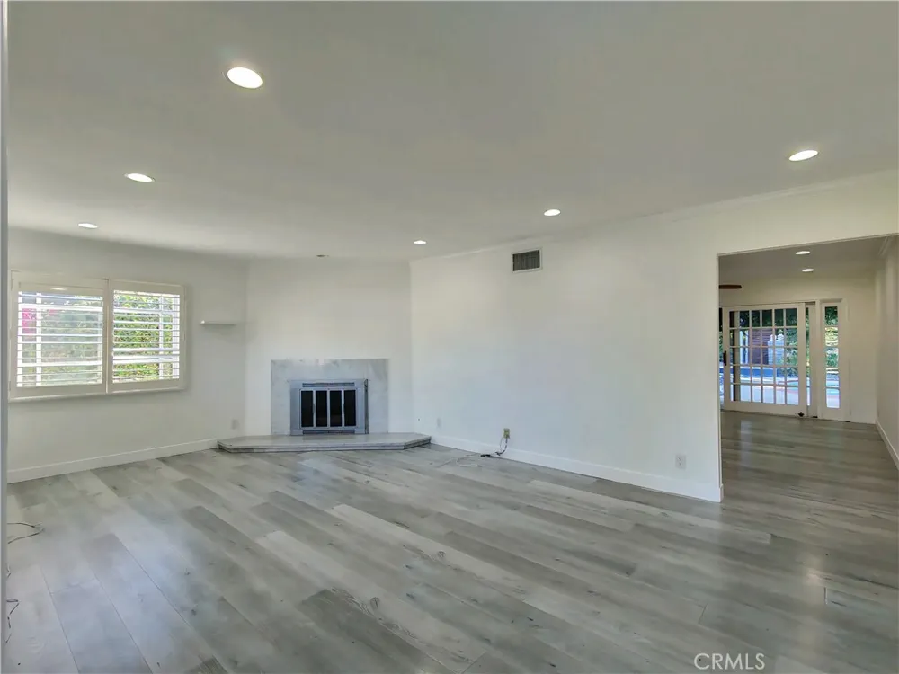 7049 Semrad Road West Hills, CA 91307
