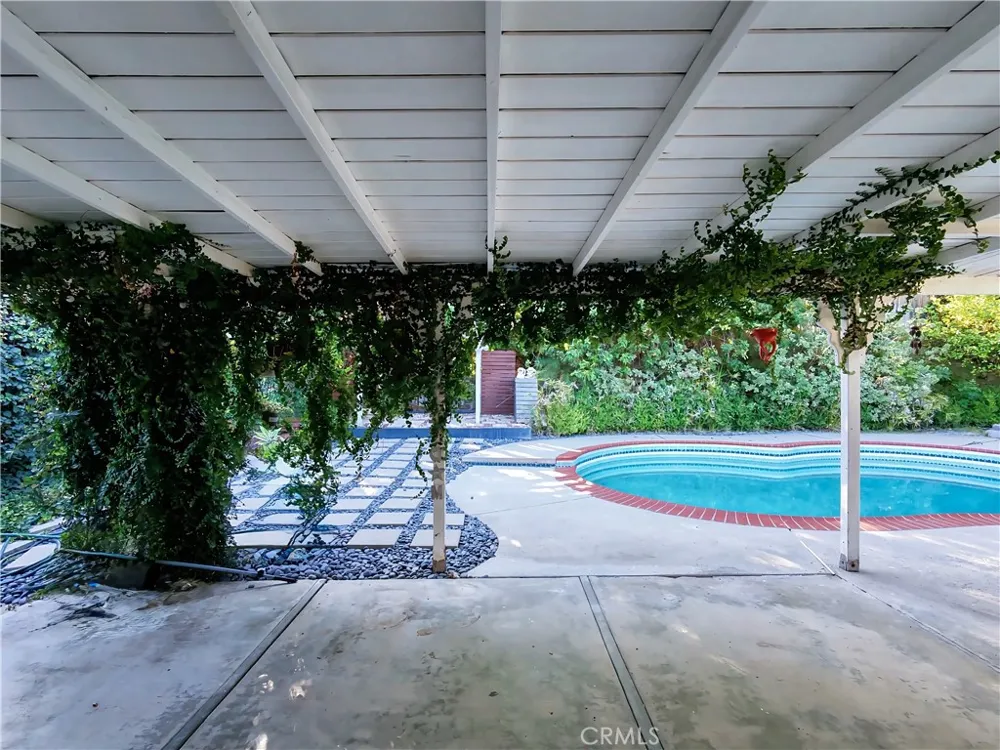 7049 Semrad Road West Hills, CA 91307