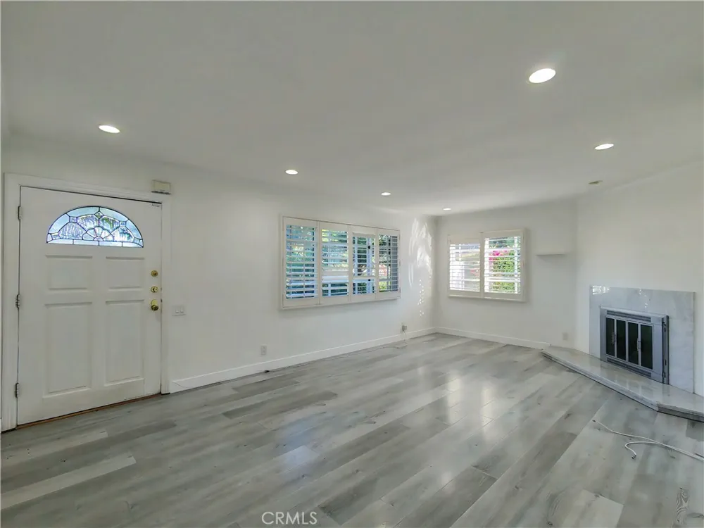 7049 Semrad Road West Hills, CA 91307