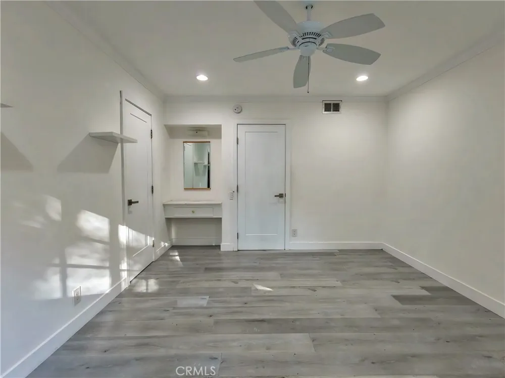 7049 Semrad Road West Hills, CA 91307