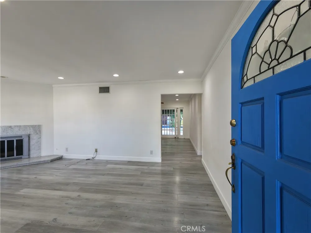 7049 Semrad Road West Hills, CA 91307