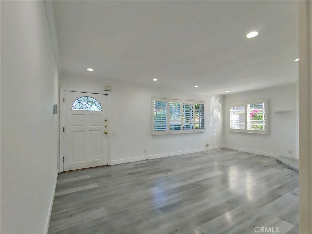 7049 Semrad Road West Hills, CA 91307