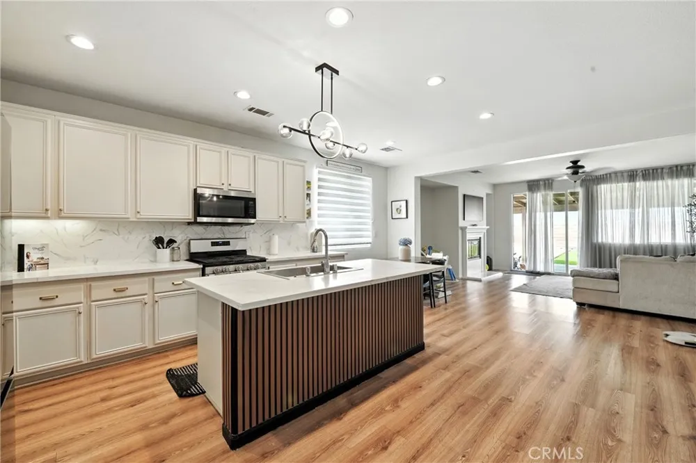 2351 Alpaca Avenue Rosamond, CA 93560