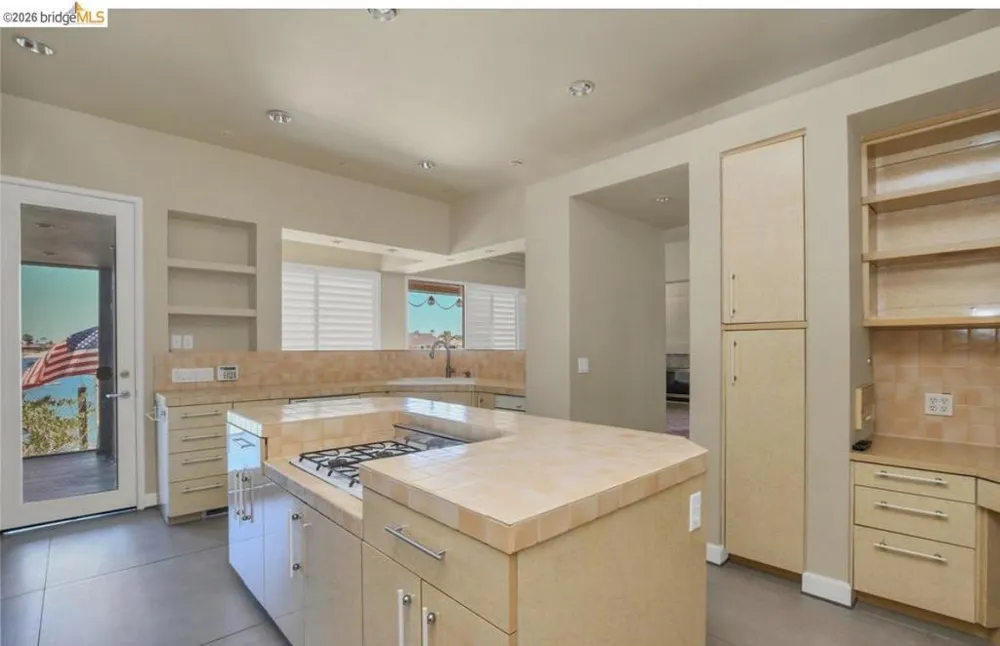 1957 Dolphin Pl Discovery Bay, CA 94505