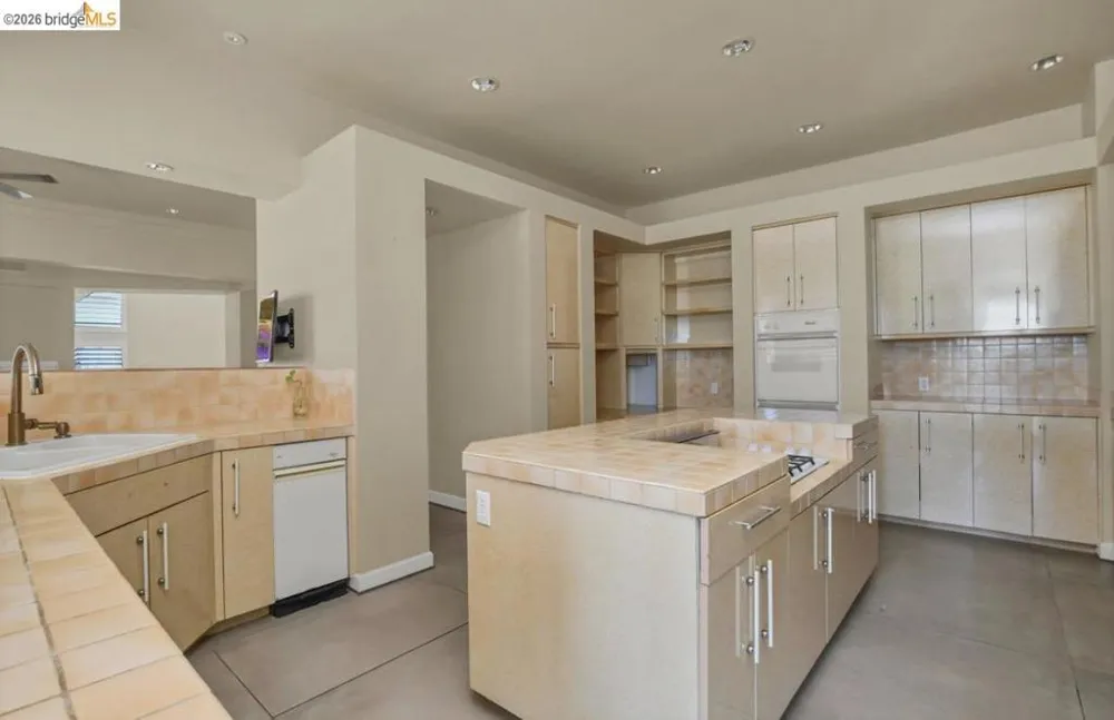 1957 Dolphin Pl Discovery Bay, CA 94505