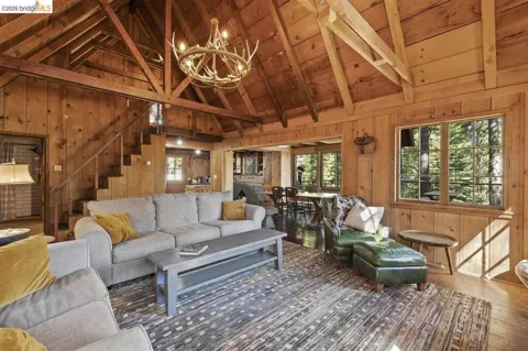 73 Pinecrest
