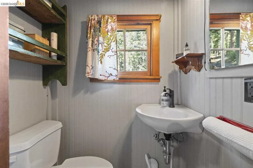 73 Pinecrest Pinecrest, CA 95364