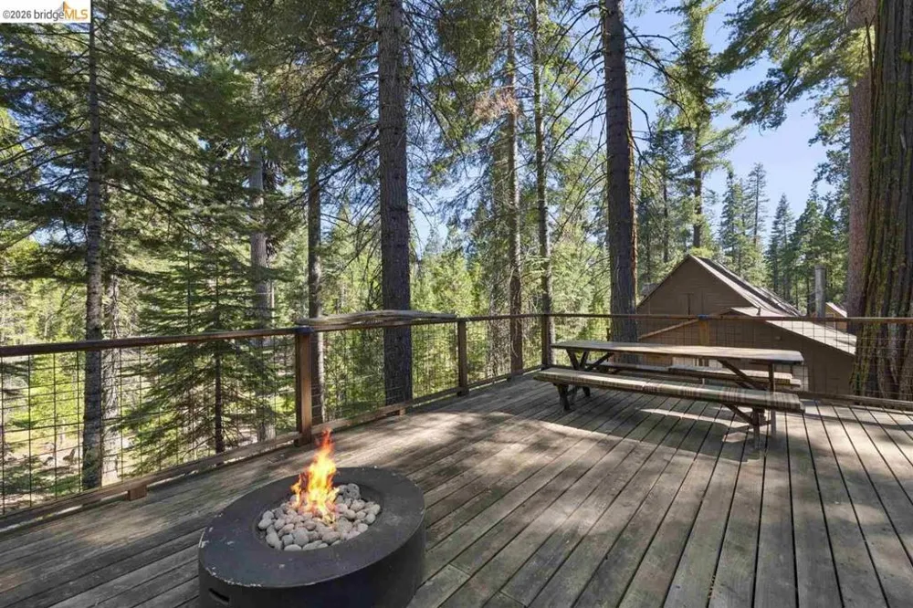 73 Pinecrest Pinecrest, CA 95364
