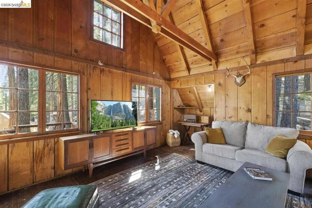 73 Pinecrest Pinecrest, CA 95364