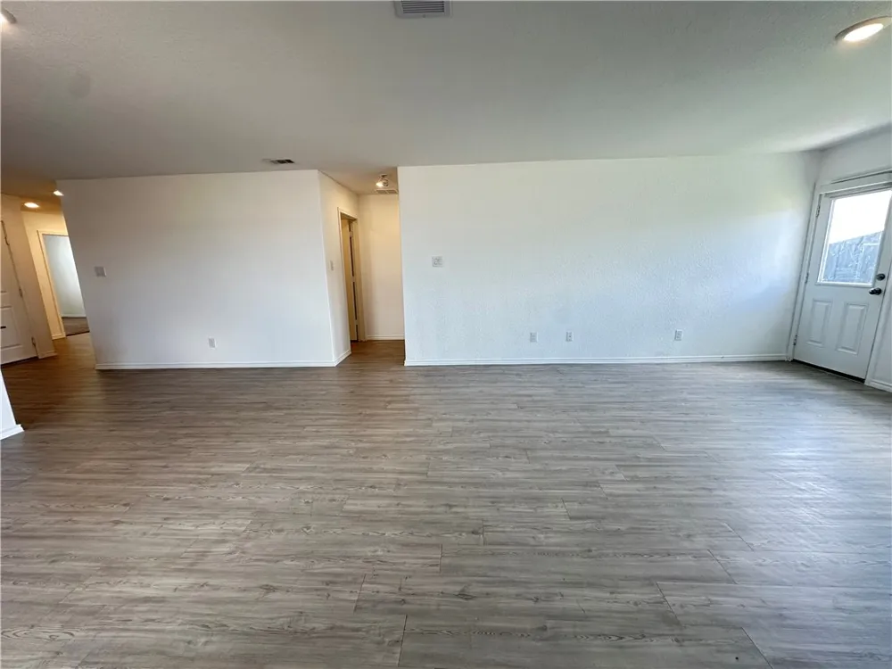 1203 Athena Drive Portland, TX 78374