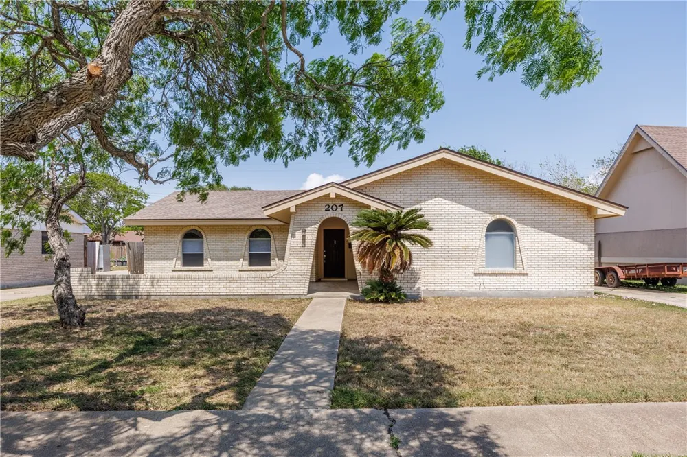 207 Blanco Drive Portland, TX 78374