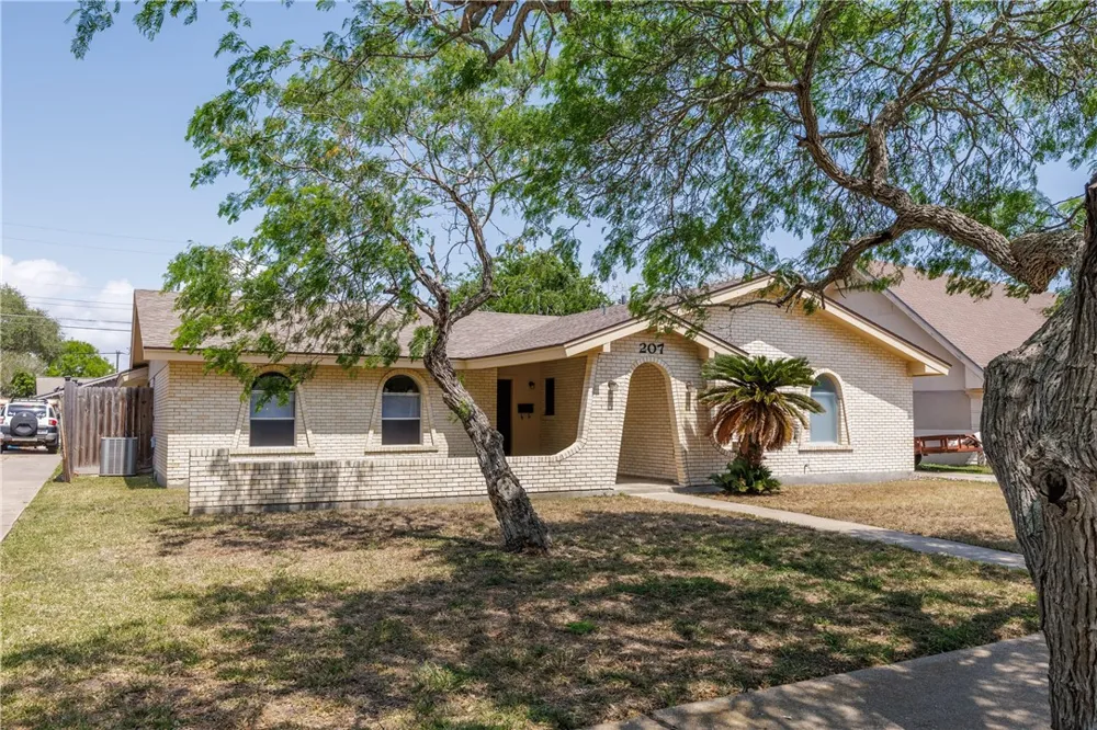 207 Blanco Drive Portland, TX 78374
