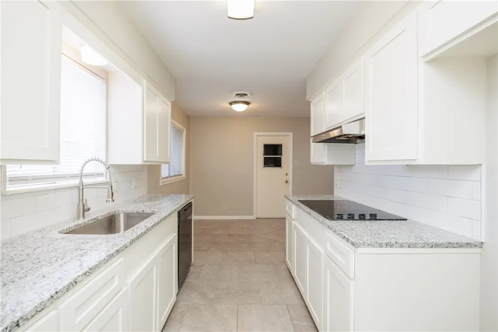 207 Blanco Drive Portland, TX 78374