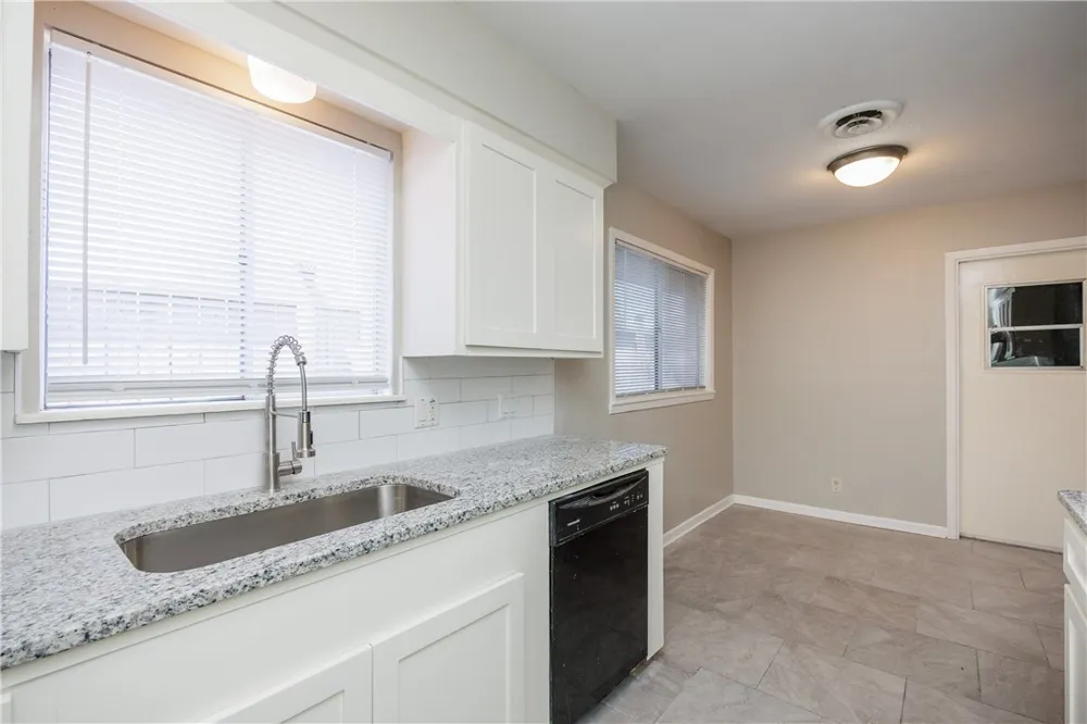 207 Blanco Drive Portland, TX 78374