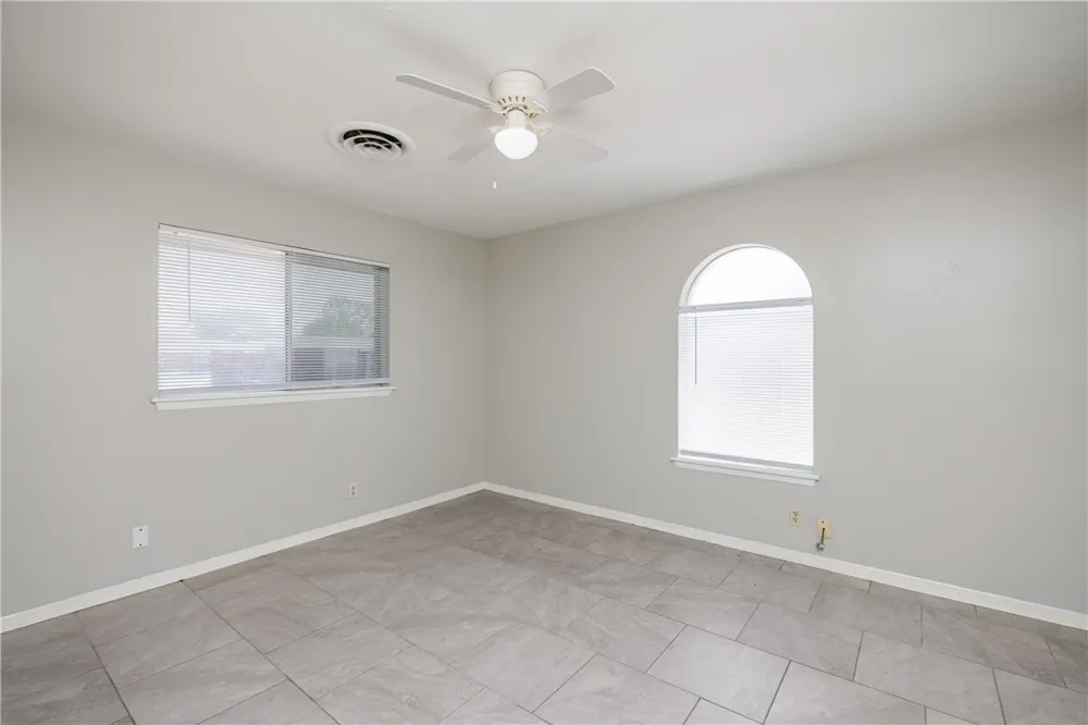 207 Blanco Drive Portland, TX 78374