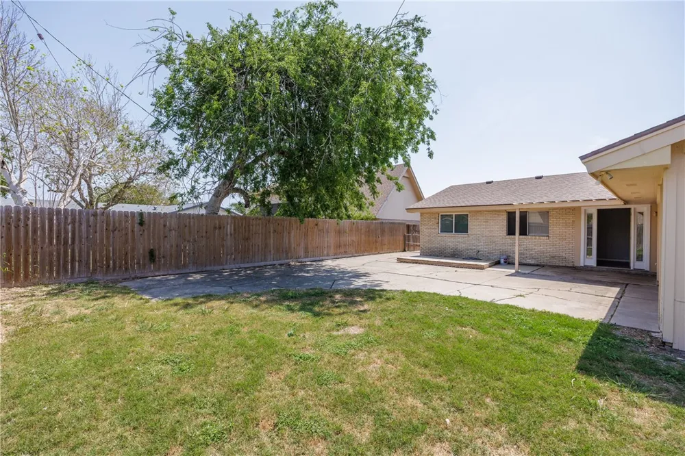 207 Blanco Drive Portland, TX 78374
