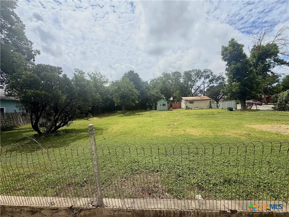 612 E Common Street New Braunfels, TX 78130