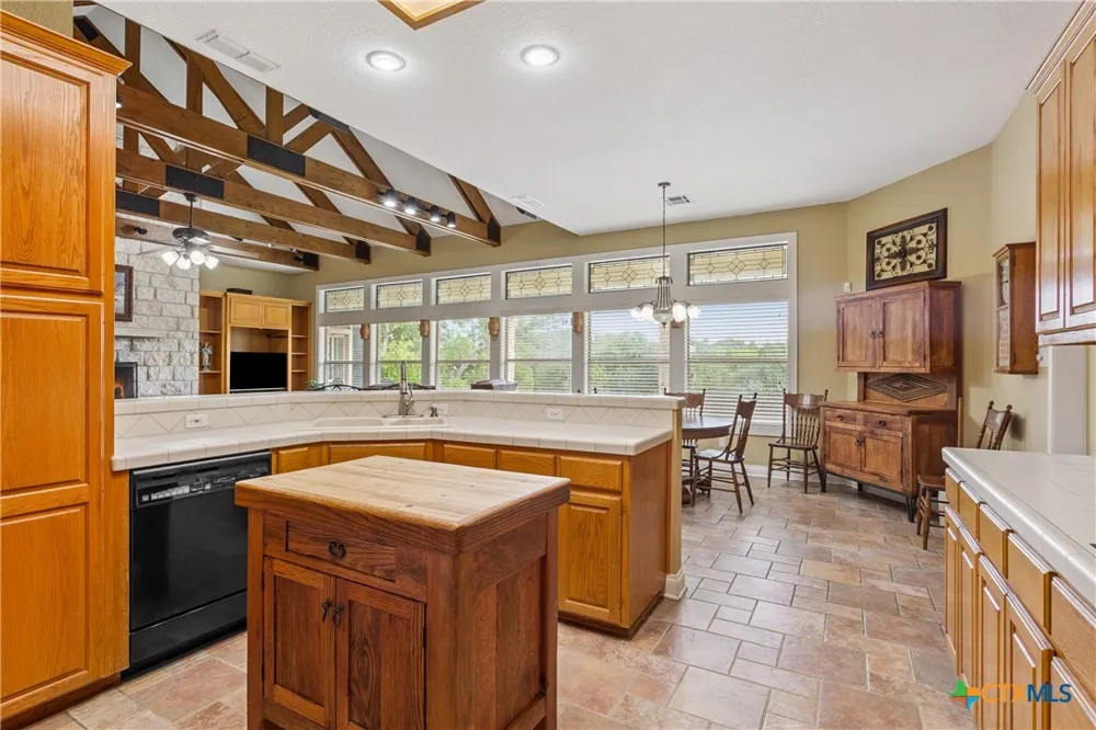 13730 Settlements Road Salado, TX 76571