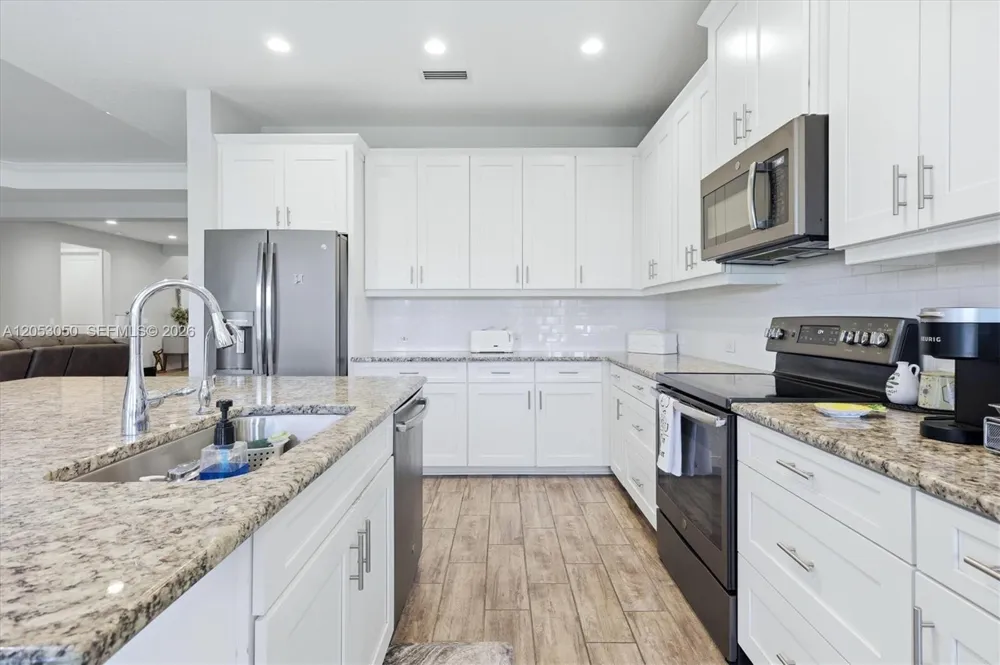 1109 THORNBURY DR Other City - In The State Of Florida, FL 34219