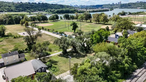 3201 Riverside Drive