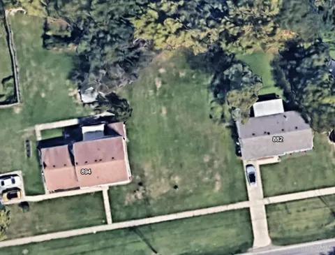 888 W Kemper Road