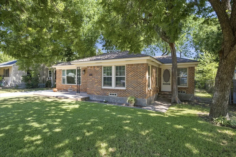 1405 Inwood Boulevard Garland, TX 75042