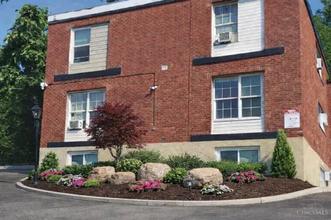 3035 Gilbert Avenue #8