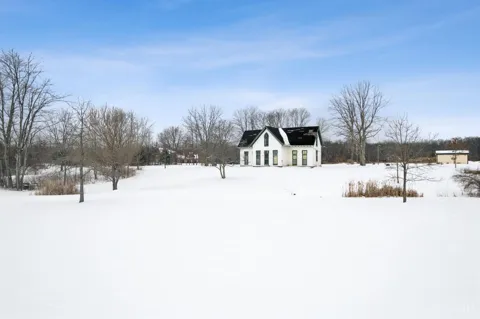 2432 Bauer Road