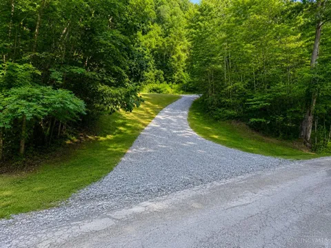 Straight Creek Road