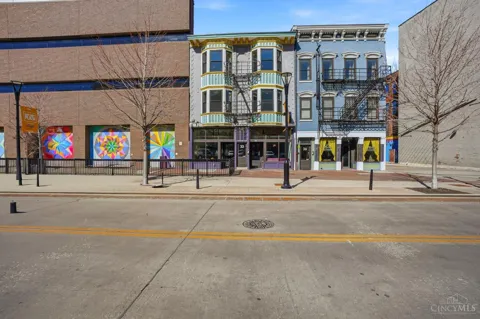 32 E Court Street #204