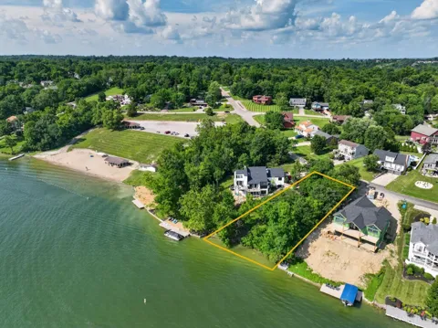 1525 Lakeview Drive