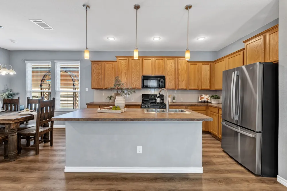 1621 Jasmine Trail Savannah, TX 76227