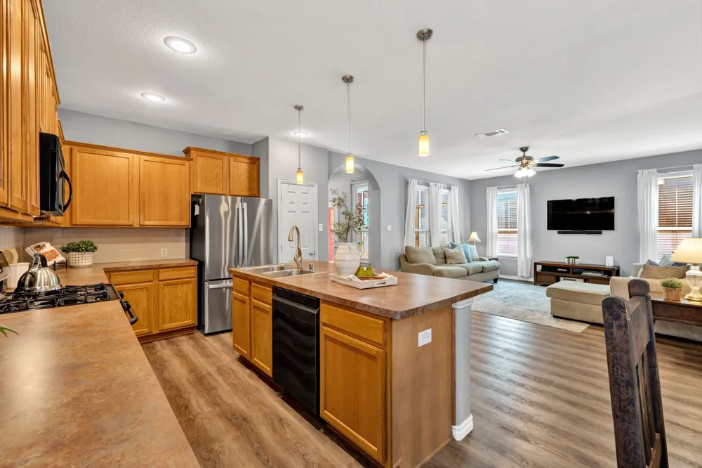 1621 Jasmine Trail Savannah, TX 76227