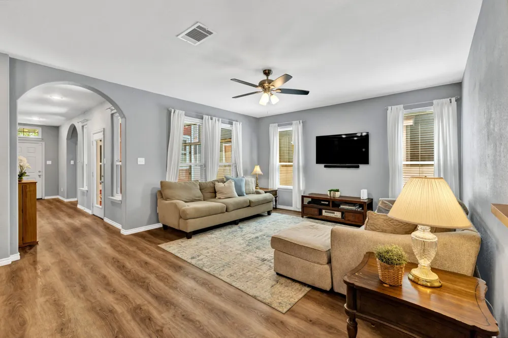 1621 Jasmine Trail Savannah, TX 76227