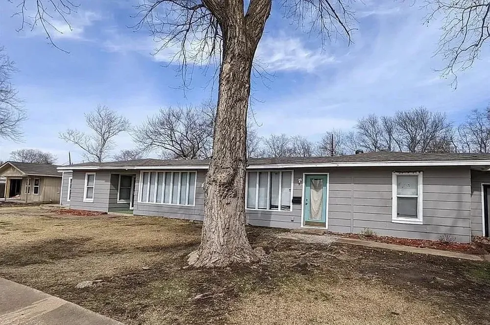 128 Vandenburg Drive Denison, TX 75020