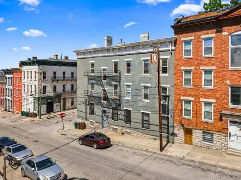 150 E Clifton Avenue #L5