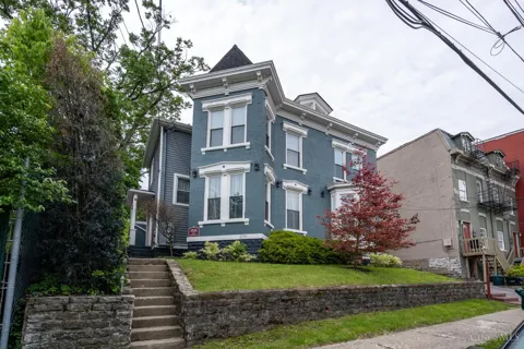 2711 Price Avenue