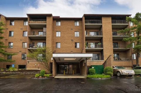 3004 Glenmore Avenue #104