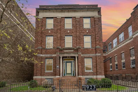 923 Bank Street