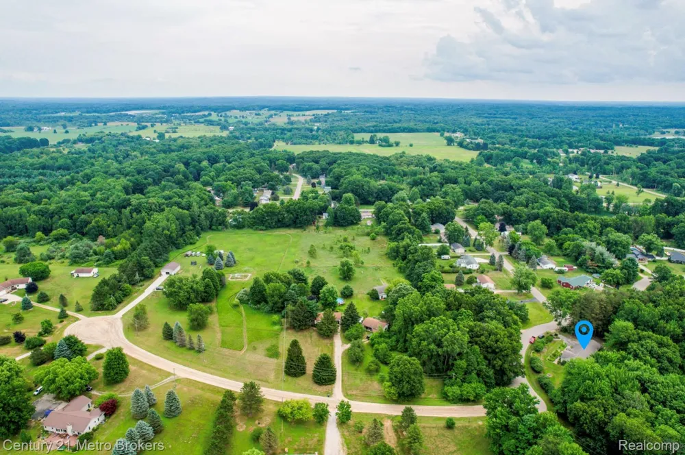 5262 Conifer Drive Oregon Township, MI 48421
