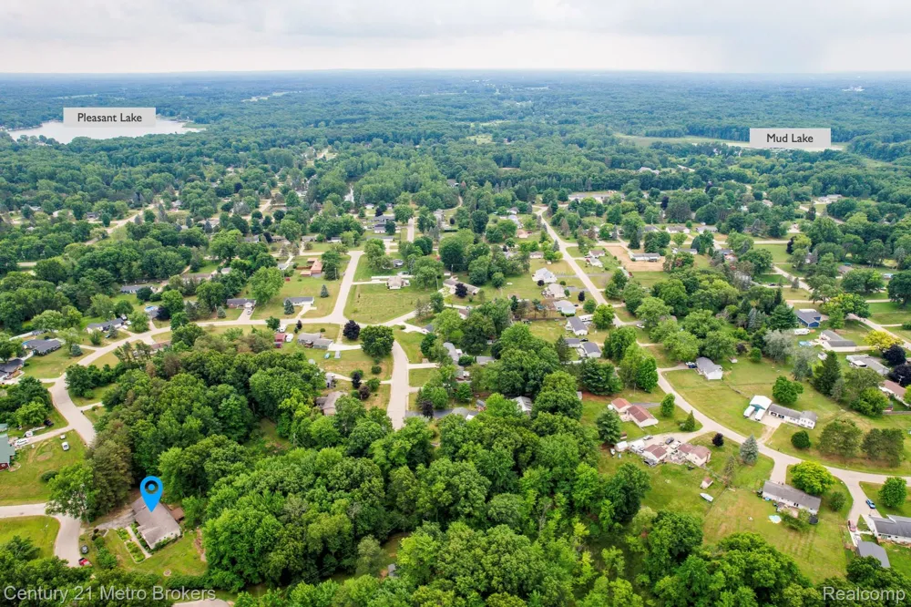 5262 Conifer Drive Oregon Township, MI 48421