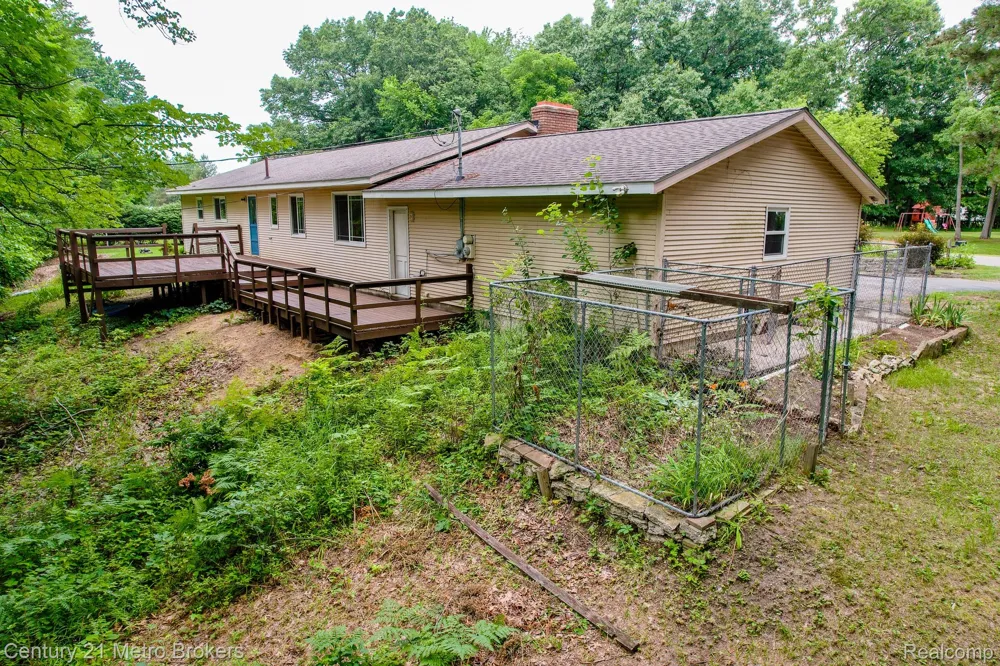 5262 Conifer Drive Oregon Township, MI 48421