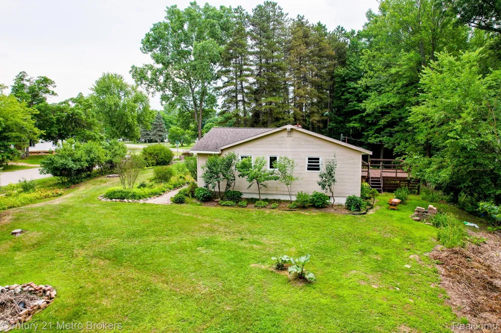 5262 Conifer Drive Oregon Township, MI 48421