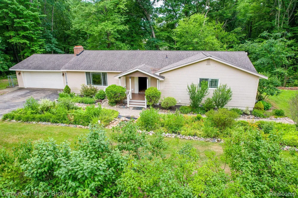 5262 Conifer Drive Oregon Township, MI 48421