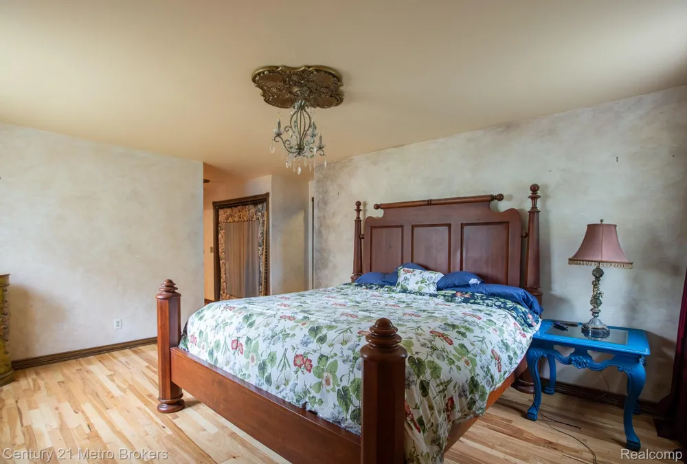 5262 Conifer Drive Oregon Township, MI 48421