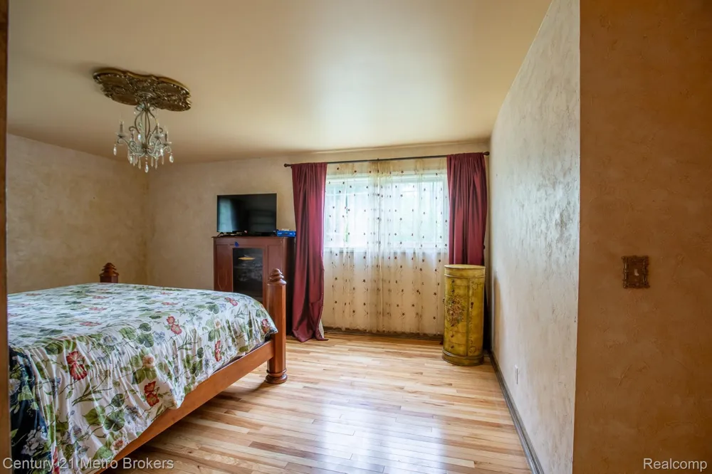 5262 Conifer Drive Oregon Township, MI 48421
