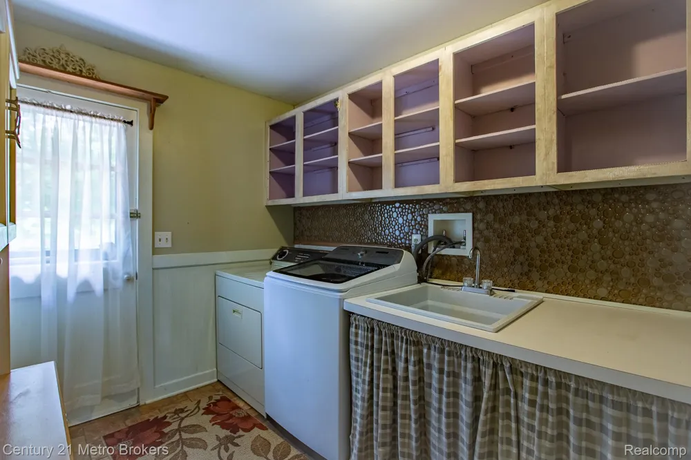 5262 Conifer Drive Oregon Township, MI 48421