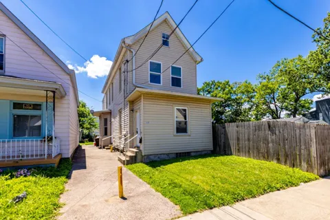 305 Walnut Street