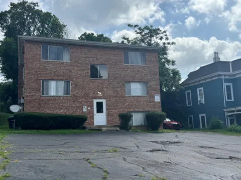 4438 Hamilton Avenue #4